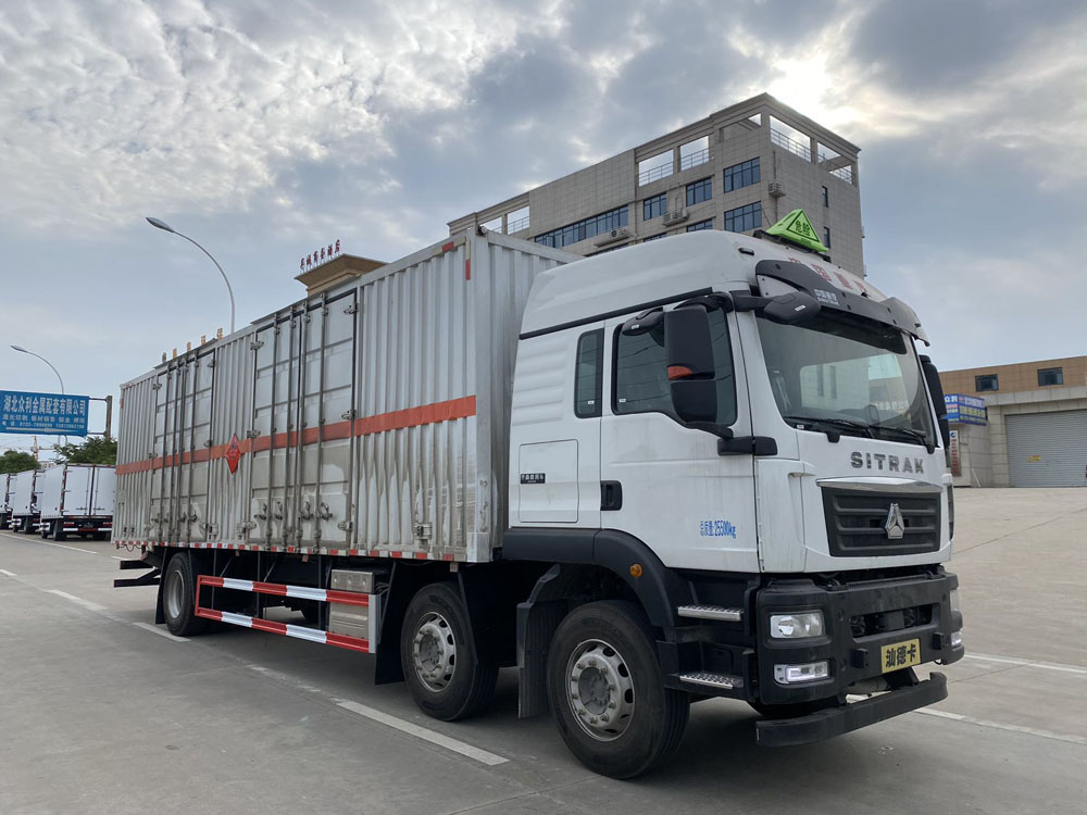 易燃液體廂式運(yùn)輸車，廂式運(yùn)輸車，楚勝汽車集團(tuán)